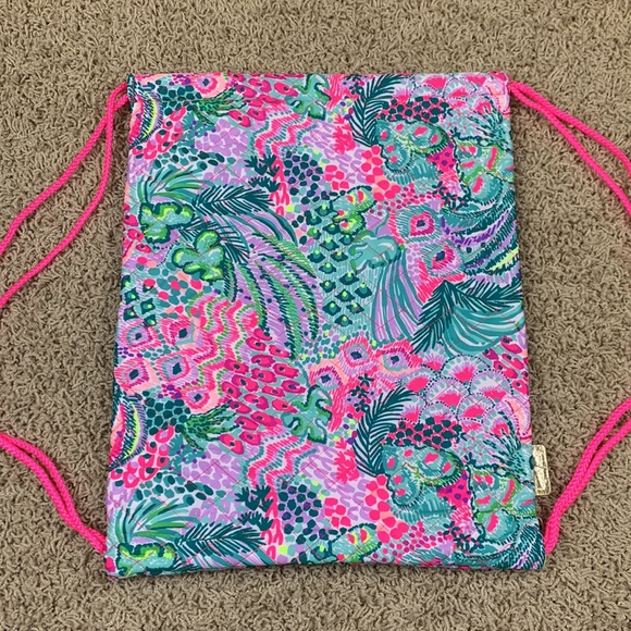 NWT Lilly Pulitzer quilted drawstring backpack in banana split - Picture 7 of 7